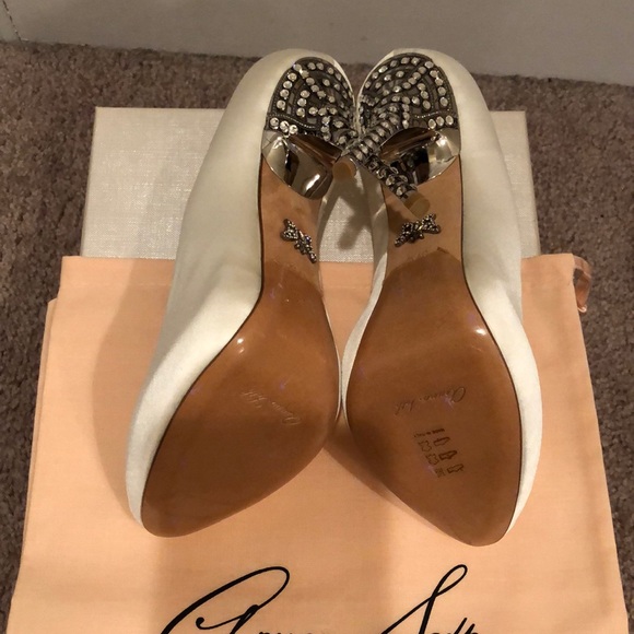 Brand new Aruna Seth satin ivory heels - Picture 4 of 5